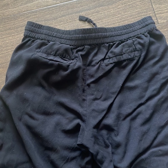 Madewell black joggers size small. Fits like a medium - Picture 4 of 4